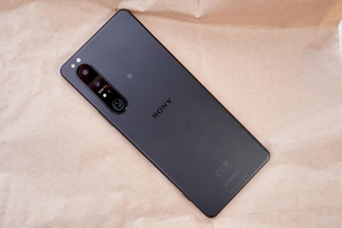 Sony Xperia 1 III Reverse