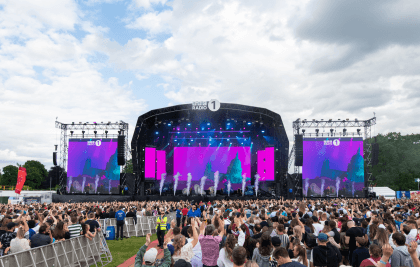 EE is speeding up your summer with fast 5G+ at major events and tourist destinations